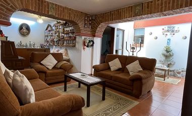 Casa en venta con 2 locales y departamento independiente en Pentecostés Texcoco