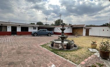 Casa en venta con 2 locales y departamento independiente en Pentecostés Texcoco