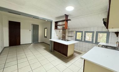 Vende Dos Casas Espectaculares Independiente  Miraflores