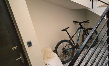 SE ARRIENDA CASA 4D 3B VITACURA