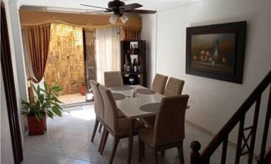 Casa en conjunto cerrado Santa Marta