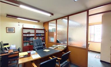 ARRIENDO OFICINA EN EL CENTRO
