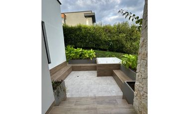 Casa campestre en condominio para la venta en la Via Armenia, Pereira