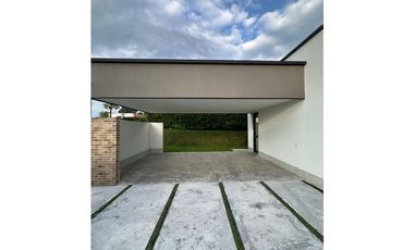 Casa campestre en condominio para la venta en la Via Armenia, Pereira