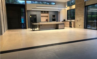 Casa campestre en condominio para arriendo en Cerritos, Pereira!!!