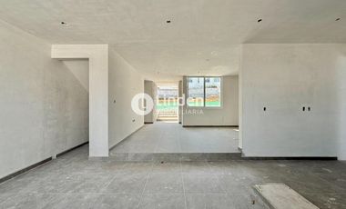 CASA EN VENTA EN FRACCIONAMIENTO FARASI, HARAS DEL BOSQUE