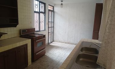 OFICINAS, CONSULTORIOS. ,UBICADISIMA! ZONA DORADA