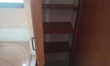 OFICINAS, CONSULTORIOS. ,UBICADISIMA! ZONA DORADA