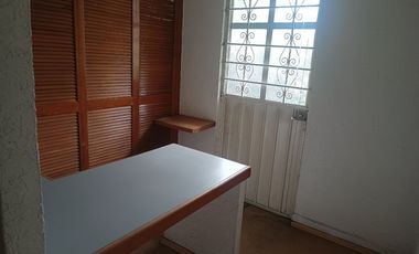 OFICINAS, CONSULTORIOS. ,UBICADISIMA! ZONA DORADA