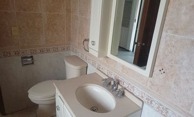 OFICINAS, CONSULTORIOS. ,UBICADISIMA! ZONA DORADA