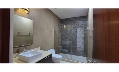 Casa con Paneles Solares en River Valley - Panamá Pacífico