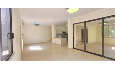 Casa con Paneles Solares en River Valley - Panamá Pacífico