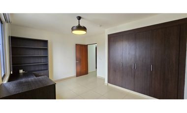 Casa con Paneles Solares en River Valley - Panamá Pacífico