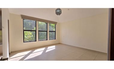 Casa con Paneles Solares en River Valley - Panamá Pacífico