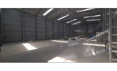 Extraordinario galpón de 1200m2 a metros de Ruta 88. A estrenar