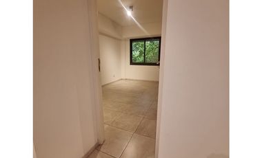 ESPECTULAR  DEPARTAMENTO ALQUILER C/ COCHERA CALLE CHILE 776.CUIDAD