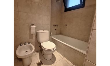 ESPECTULAR  DEPARTAMENTO ALQUILER C/ COCHERA CALLE CHILE 776.CUIDAD