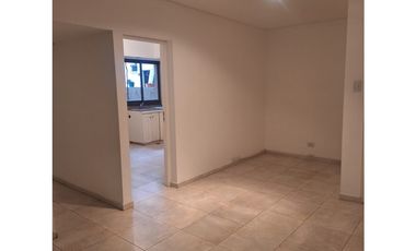 ESPECTULAR  DEPARTAMENTO ALQUILER C/ COCHERA CALLE CHILE 776.CUIDAD