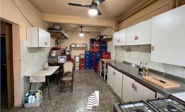 VENTA CASA 4 AMB C/ LOCAL. AV. SAN PEDRITO 2800, VILLA SOLDATI, CABA