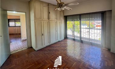 VENTA CASA 4 AMB C/ LOCAL. AV. SAN PEDRITO 2800, VILLA SOLDATI, CABA