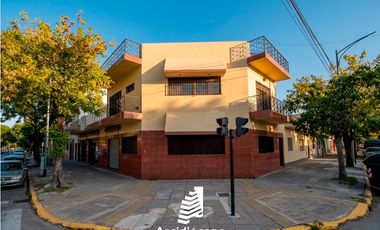 VENTA CASA 4 AMB C/ LOCAL. AV. SAN PEDRITO 2800, VILLA SOLDATI, CABA