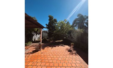 VENTA CASA 2 DORMITORIOS + LOCAL COMERCIAL ZONA AV DE LAS AMERICAS