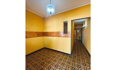 VENTA CASA 2 DORMITORIOS + LOCAL COMERCIAL ZONA AV DE LAS AMERICAS