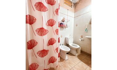 VENTA CASA 2 DORMITORIOS + LOCAL COMERCIAL ZONA AV DE LAS AMERICAS