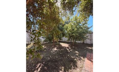 VENTA CASA 2 DORMITORIOS + LOCAL COMERCIAL ZONA AV DE LAS AMERICAS