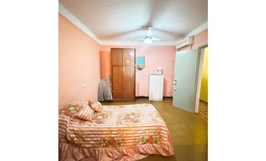 VENTA CASA 2 DORMITORIOS + LOCAL COMERCIAL ZONA AV DE LAS AMERICAS