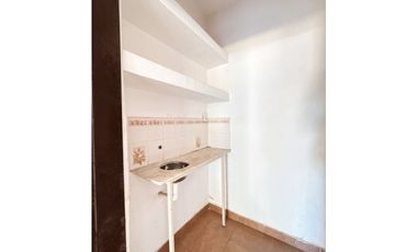 VENTA CASA 2 DORMITORIOS + LOCAL COMERCIAL ZONA AV DE LAS AMERICAS