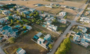 LOTE EN VENTA CON TODOS LOS SERVICIOS -TANDIL