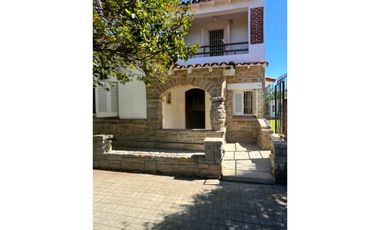 Propiedad sobre lote de 750 m2 sobre calle San Juan APTO DESARROLLO.