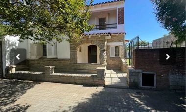 Propiedad sobre lote de 750 m2 sobre calle San Juan APTO DESARROLLO.