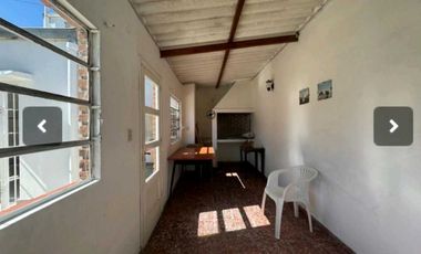 Propiedad sobre lote de 750 m2 sobre calle San Juan APTO DESARROLLO.