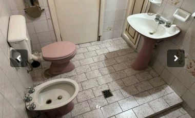 Propiedad sobre lote de 750 m2 sobre calle San Juan APTO DESARROLLO.