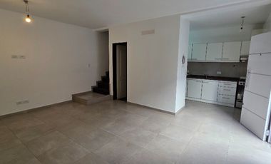 Departamento Tipo Casa en alquiler en Caseros