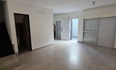 Departamento Tipo Casa en alquiler en Caseros