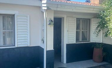 Casa en venta c/ cochera en Choya