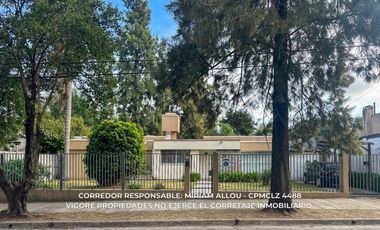 Casa de 150 m² en venta  7 ambientes c/ cochera en Monte Grande