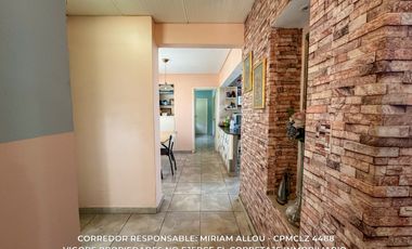 Casa de 150 m² en venta  7 ambientes c/ cochera en Monte Grande