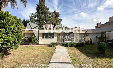 Casa de 150 m² en venta  7 ambientes c/ cochera en Monte Grande