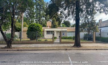 Casa de 150 m² en venta  7 ambientes c/ cochera en Monte Grande