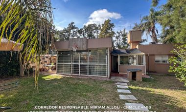 Casa de 150 m² en venta  7 ambientes c/ cochera en Monte Grande