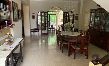 SE VENDE CASA EN LA ALAMEDA