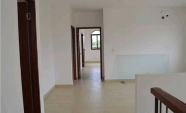 VENTA DE CASA DE 2 PISOS EN COSTA SUR EL DORAL