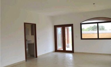 VENTA DE CASA DE 2 PISOS EN COSTA SUR EL DORAL