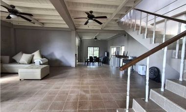 Venta casa en Altos de Cerro Azul