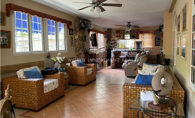 Hermosa Casa en Venta en Coronado Golf