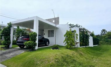 SE VENDE CASA EN PH VILLAGE BEACH RESIDENCES